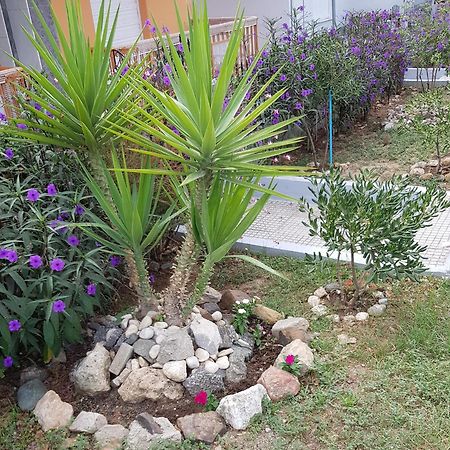 Roses Studio 2&3 Nea Moudania Exterior foto
