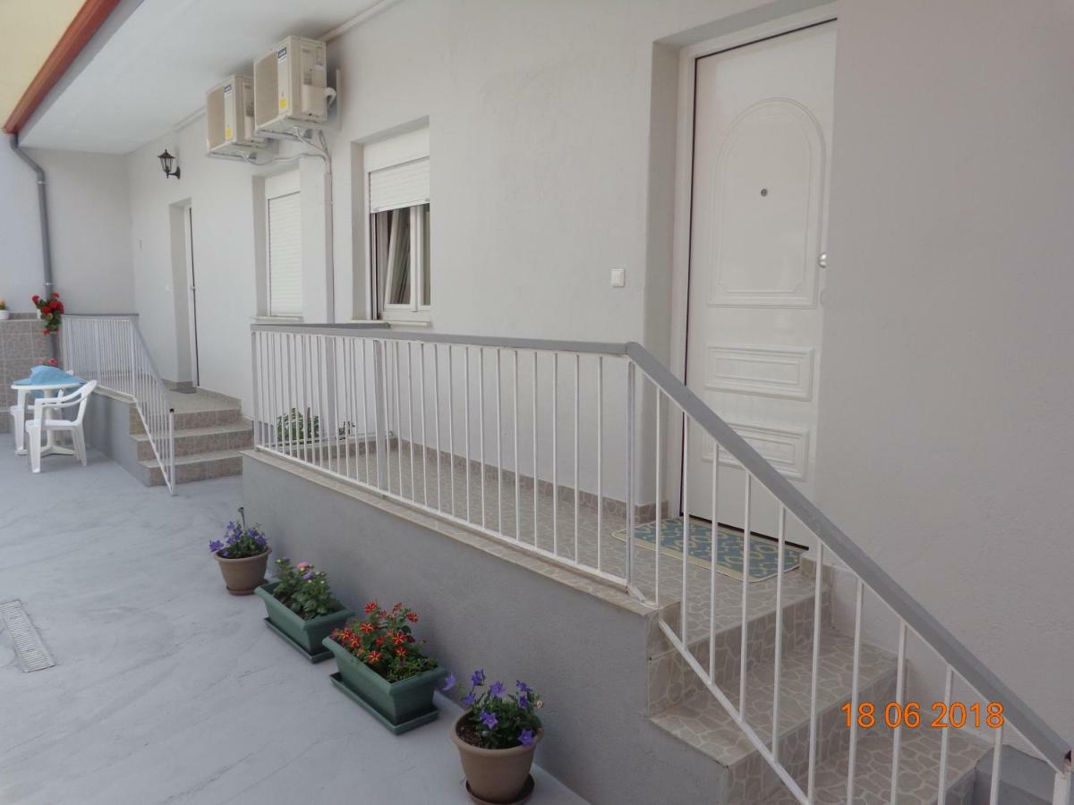 Roses Studio 2&3 Nea Moudania Exterior foto